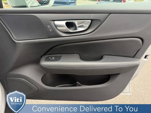 Used 2025 Volvo V60 B5 Cross Country Plus AWD/4WD image 29