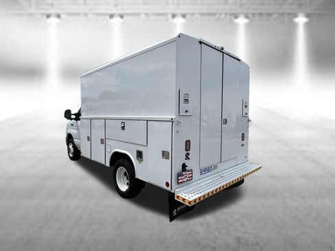 Used 2024 Ford E-350 and Econoline 350 Super Duty w/ Power Windows & Locks Group RWD image 7
