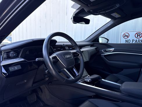 Used 2023 Audi e-tron Premium w/ Convenience Plus Package image 16
