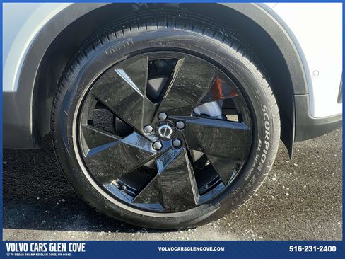 Certified 2026 Volvo XC40 B5 Ultra w/ Climate Package AWD/4WD image 6