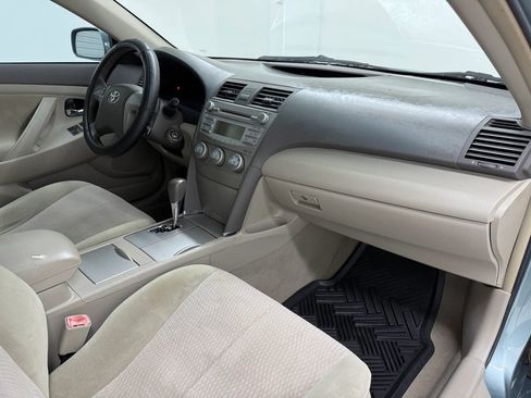 Used 2011 Toyota Camry LE w/ LE Extra-Value Pkg FWD image 9