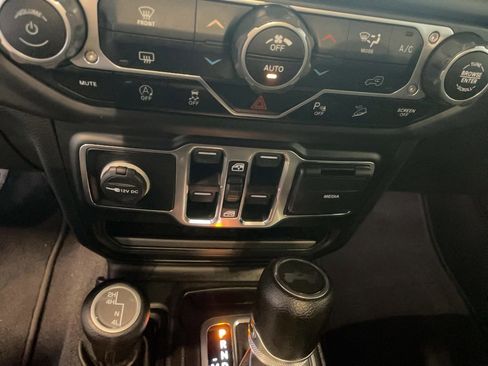 Used 2020 Jeep Wrangler Unlimited Sport S w/ Sun And Sound Package image 11