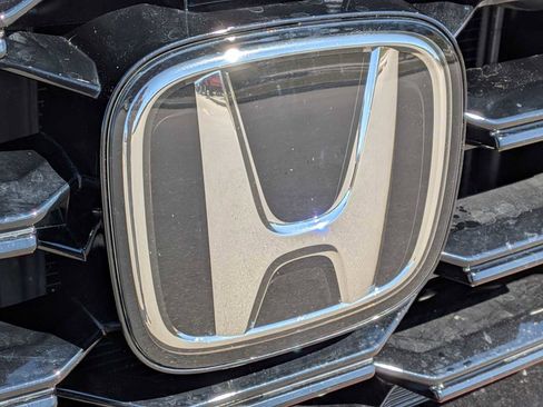 Certified 2025 Honda Pilot Black Edition image 13