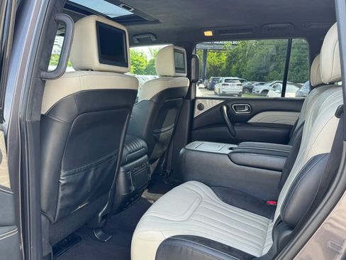 Used 2019 INFINITI QX80 Limited w/ All-Season Package AWD/4WD image 13