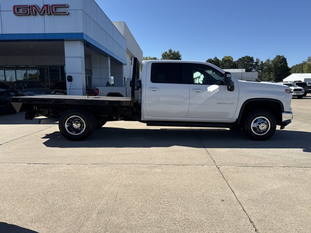 Used 2024 Chevrolet Silverado 3500 LT w/ Convenience Package AWD/4WD image 2