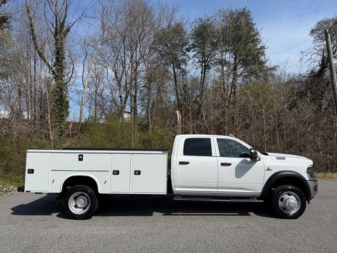 New 2026 RAM 5500 Tradesman AWD/4WD image 6