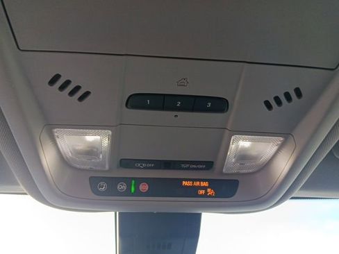 Used 2023 GMC Terrain SLT image 22