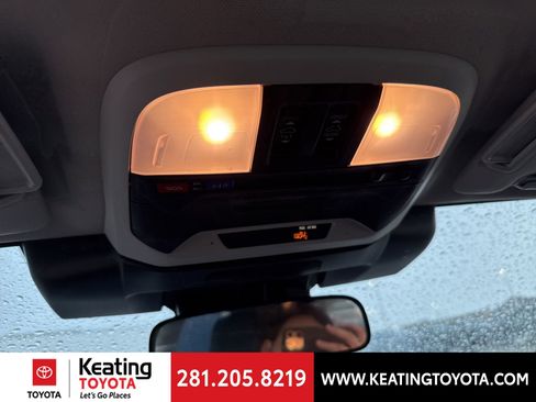 Used 2024 Subaru Crosstrek 2.0i Premium image 22