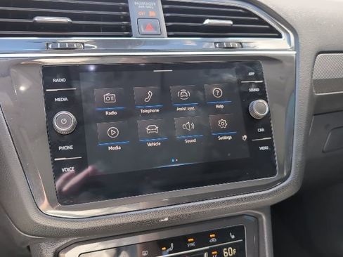 Used 2022 Volkswagen Tiguan SE image 14
