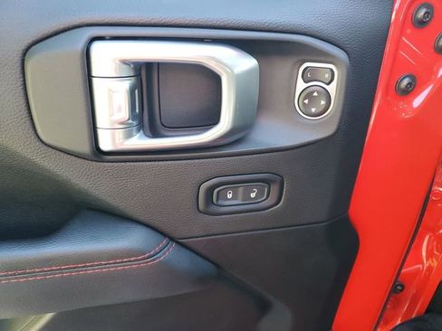 Used 2021 Jeep Gladiator Rubicon AWD/4WD image 9