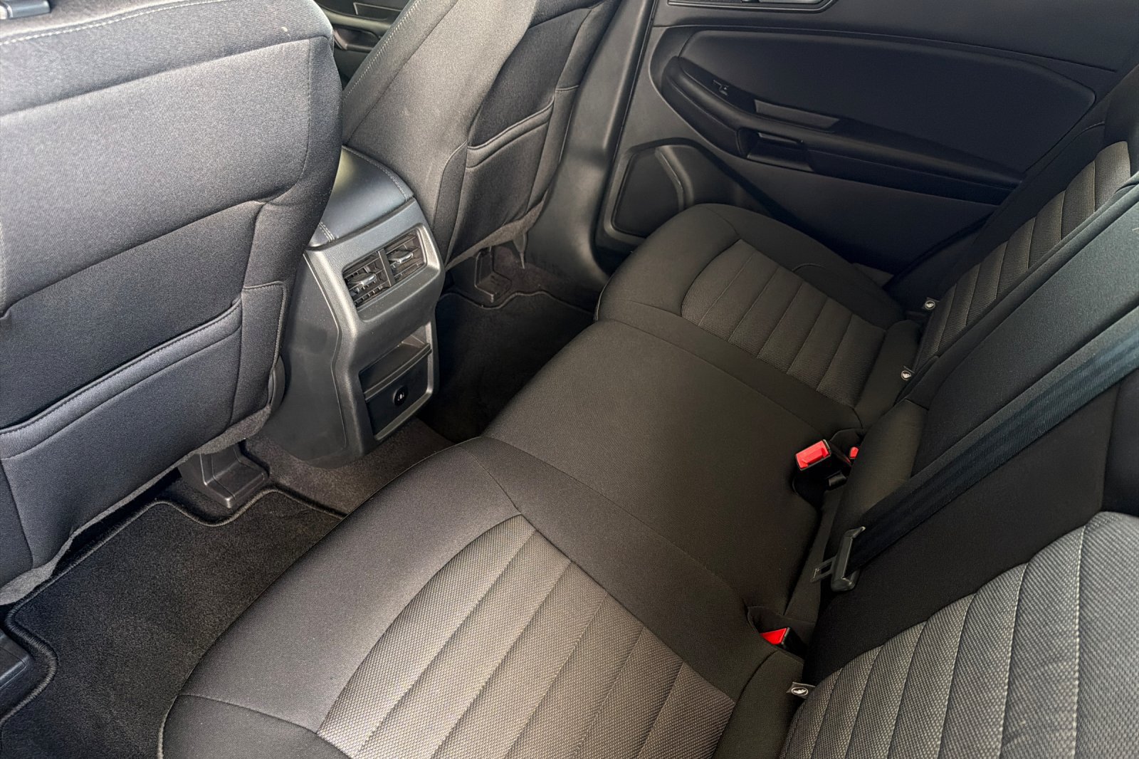 Used 2022 Ford Edge SE w/ Black Appearance Package AWD/4WD image 13