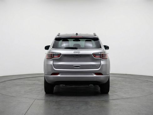 Used 2025 Jeep Compass Limited AWD/4WD image 7