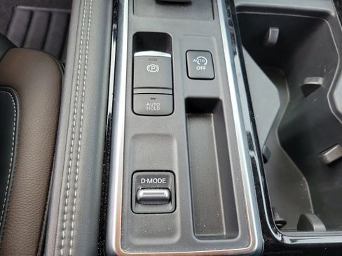 Certified 2022 Nissan Pathfinder Platinum w/ Cargo Package image 29