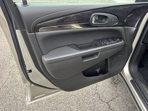 Used 2016 Buick Enclave Leather image 10