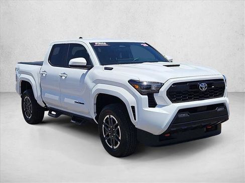 Certified 2025 Toyota Tacoma TRD Sport AWD/4WD image 3