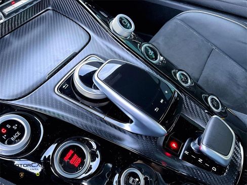 Used 2018 Mercedes-Benz AMG GT R image 15