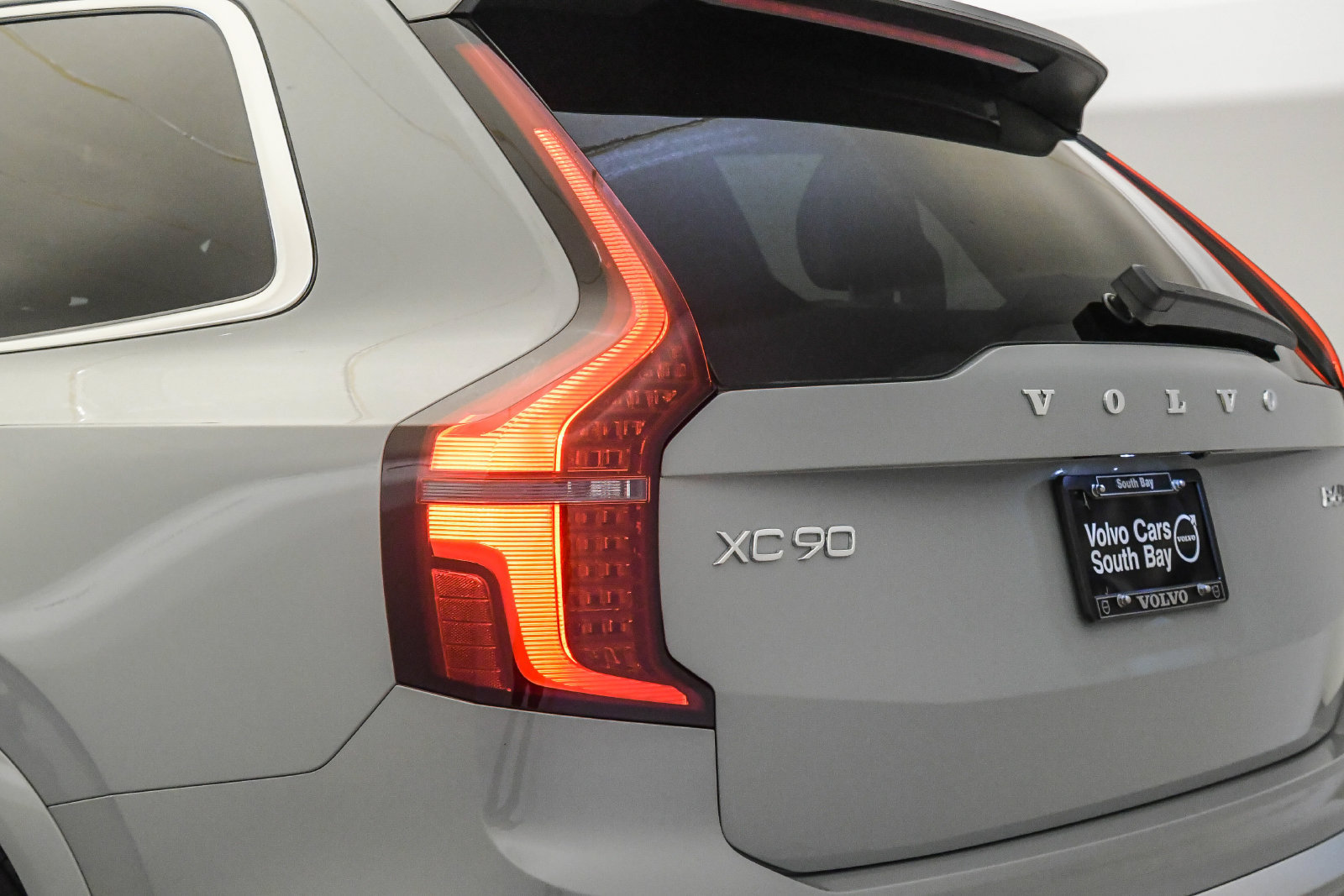 Certified 2026 Volvo XC90 B6 Plus AWD/4WD image 12
