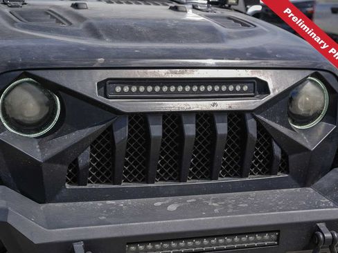 Used 2020 Jeep Gladiator Rubicon w/ Trailer Tow Package AWD/4WD image 5