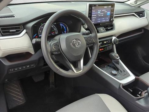 Used 2022 Toyota RAV4 Limited AWD/4WD image 10