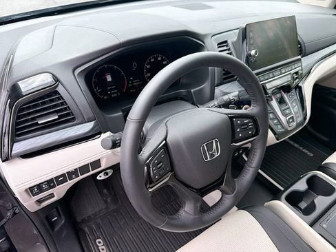 Used 2026 Honda Odyssey Elite image 9