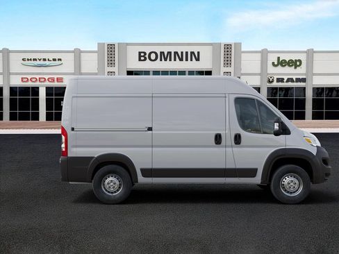 New 2026 RAM ProMaster 2500 w/ Convenience Group FWD image 21