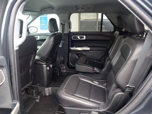Used 2022 Ford Explorer XLT w/ Equipment Group 202A AWD/4WD image 53