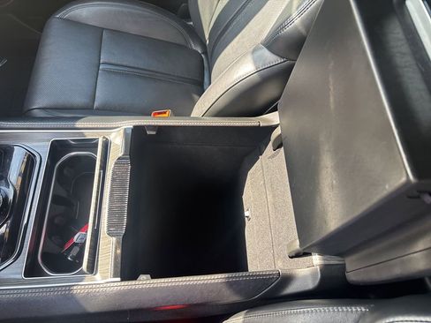 Used 2024 Jeep Wagoneer L Series II image 37