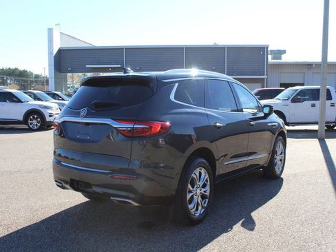 Used 2021 Buick Enclave Avenir w/ Avenir Technology Package image 10