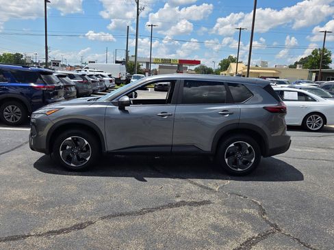 Used 2025 Nissan Rogue SV FWD image 4