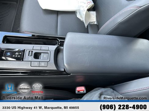 Used 2024 Toyota Prius Prime Premium w/ Advanced Technology Package image 20