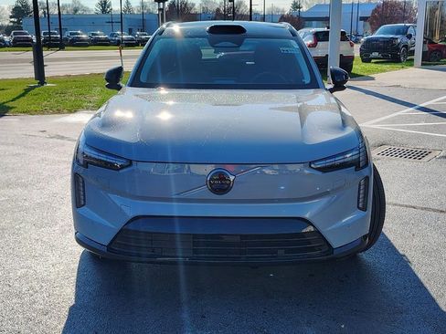 New 2025 Volvo EX90 Ultra image 33