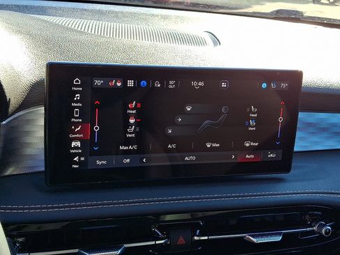 New 2025 Alfa Romeo Tonale w/ Premium Package image 13