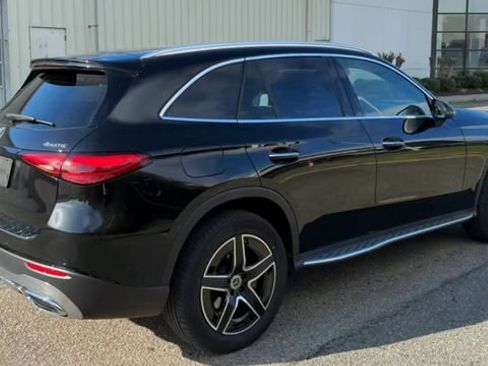 Used 2026 Mercedes-Benz GLC 300 4MATIC image 2