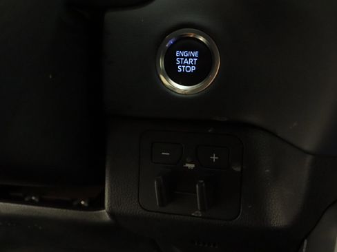 Used 2024 Toyota Tundra Platinum AWD/4WD image 18