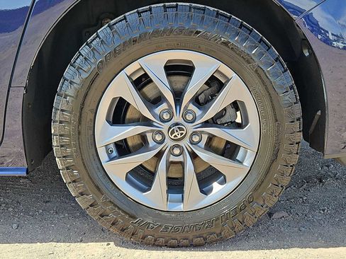 Used 2023 Toyota Sienna XLE image 13