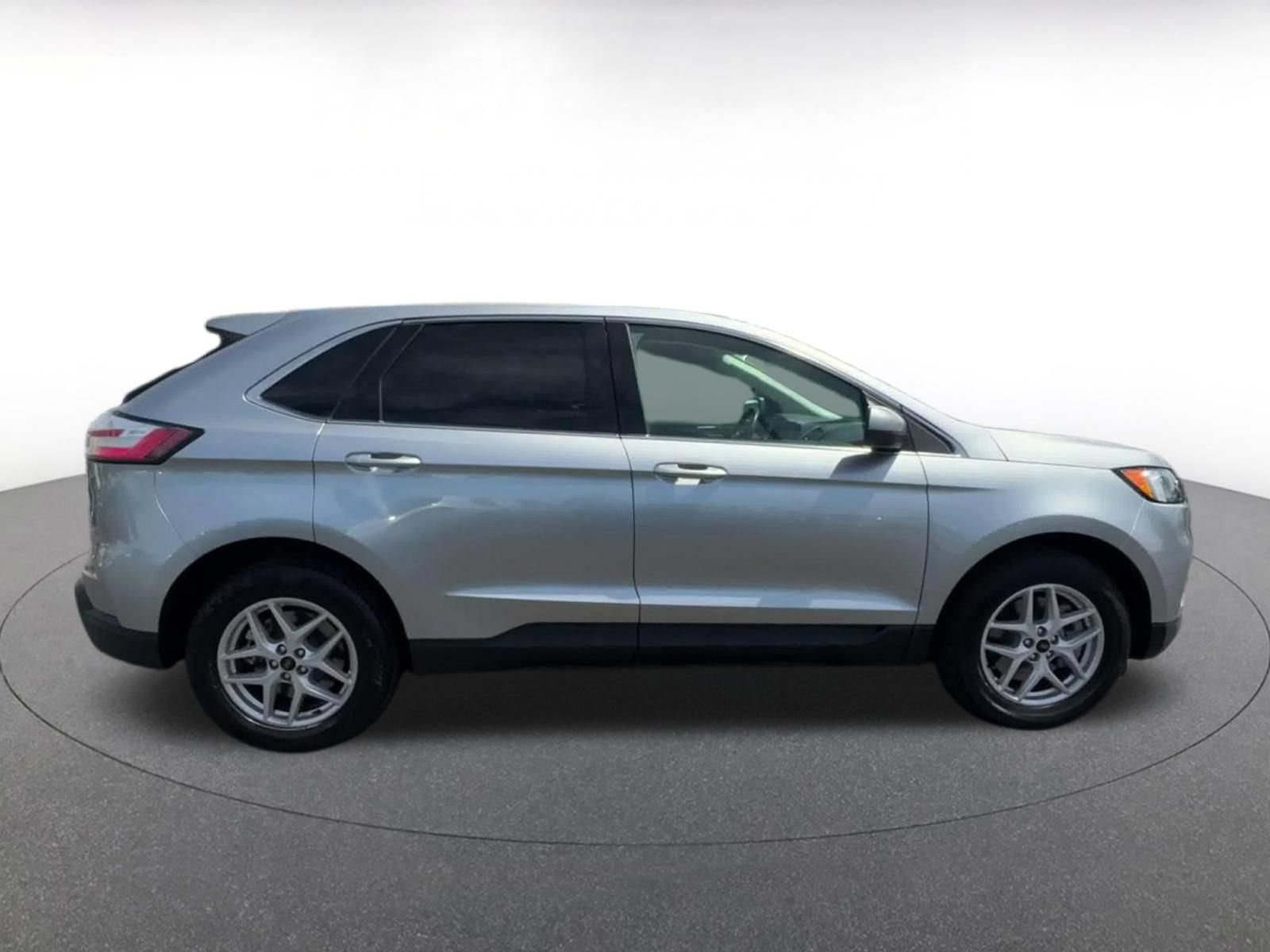 Used 2024 Ford Edge SEL AWD/4WD image 15