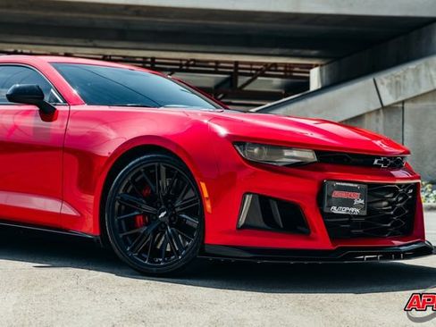 Used 2018 Chevrolet Camaro ZL1 RWD image 37