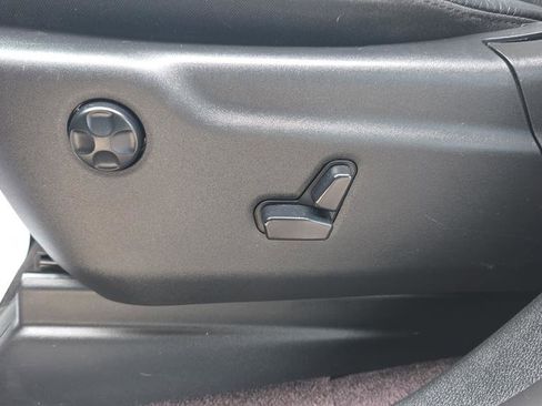 Used 2018 Jeep Grand Cherokee Altitude image 16