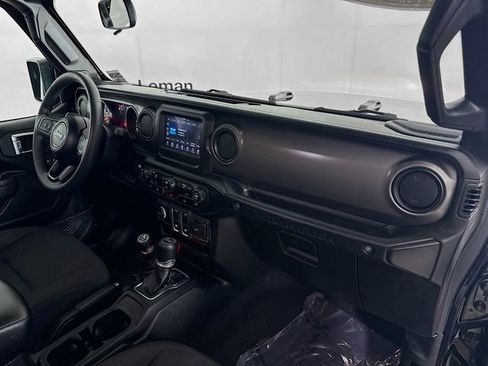 Used 2023 Jeep Wrangler Sport S image 21