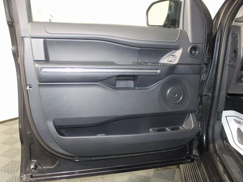 Certified 2024 Ford Expedition XLT image 18