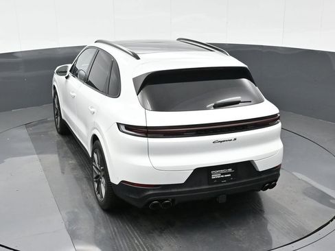 Certified 2025 Porsche Cayenne S AWD/4WD image 28