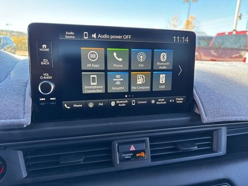 Used 2025 Honda Pilot TrailSport image 32