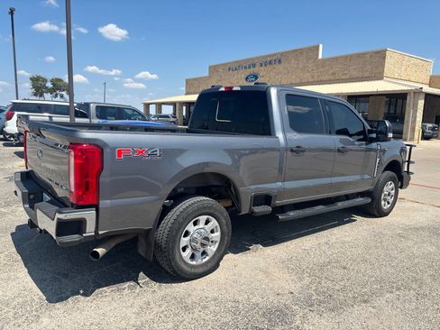 Used 2024 Ford F250 XLT w/ FX4 Off-Road Package AWD/4WD image 3