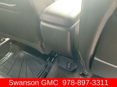 Used 2023 Buick Encore GX Preferred w/ Cold Weather Comfort Package AWD/4WD image 29