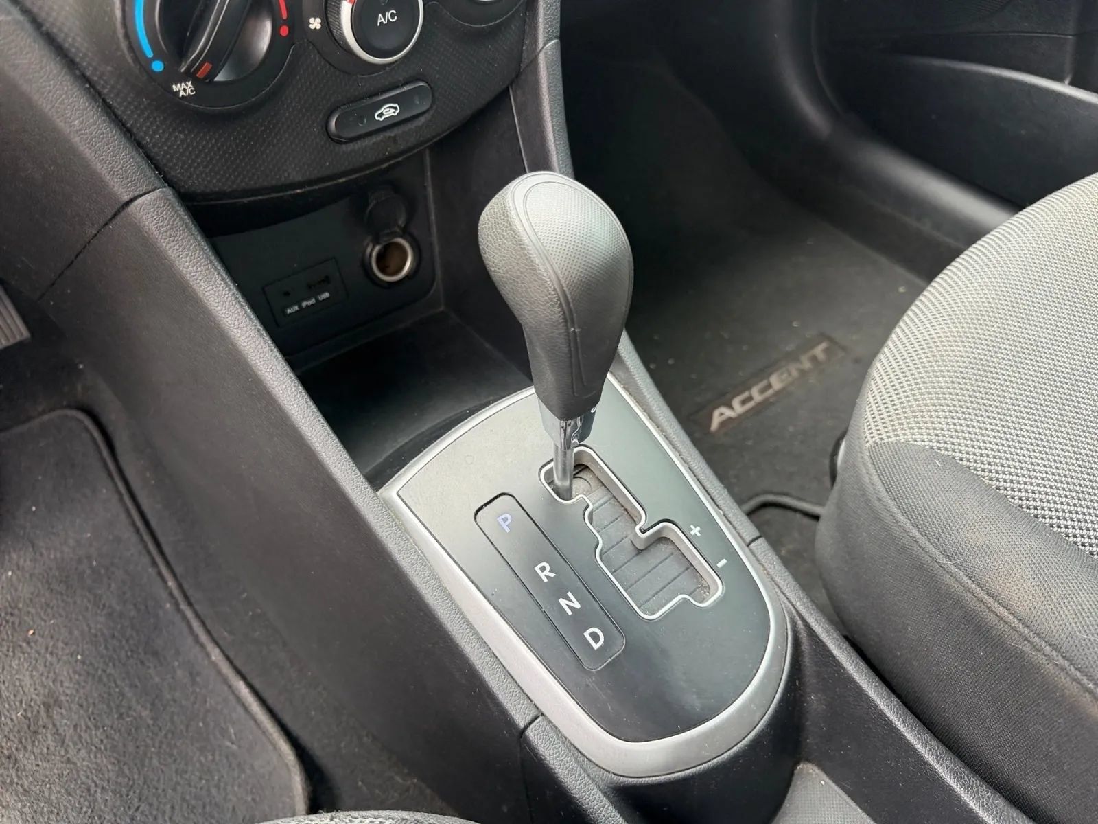 Used 2012 Hyundai Accent GS FWD image 19