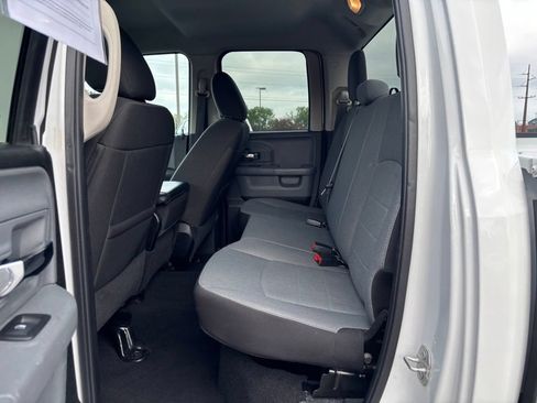 Used 2024 RAM 1500 Classic SLT AWD/4WD image 16
