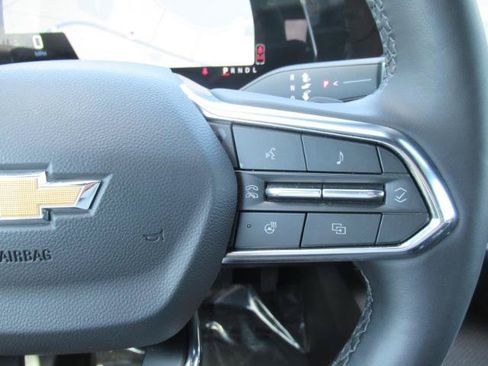 Certified 2026 Chevrolet Equinox LT w/ Convenience Package II FWD image 23