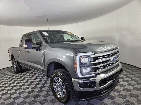 Used 2024 Ford F250 Lariat image 2