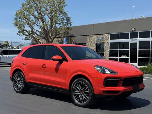 Used 2021 Porsche Cayenne AWD/4WD image 3