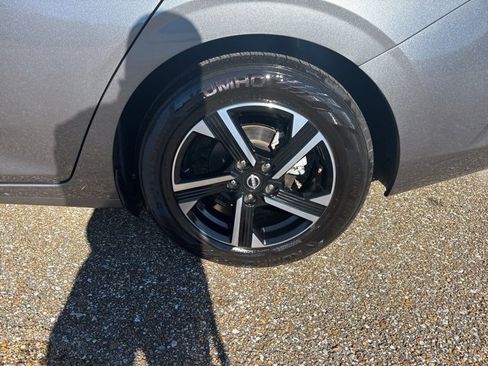 Used 2024 Nissan Sentra SV image 9